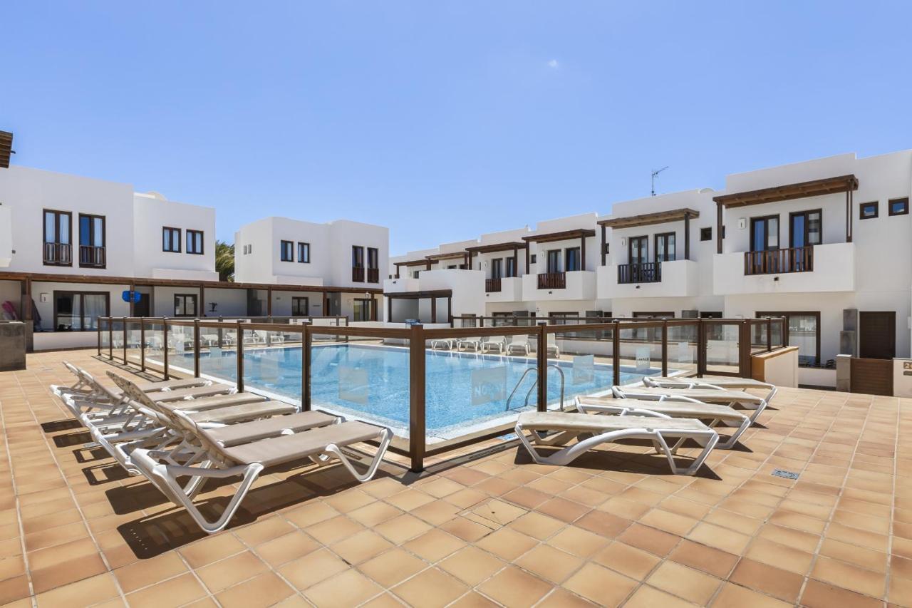 La Malvarrosa Puerto Calero Ngoại thất bức ảnh