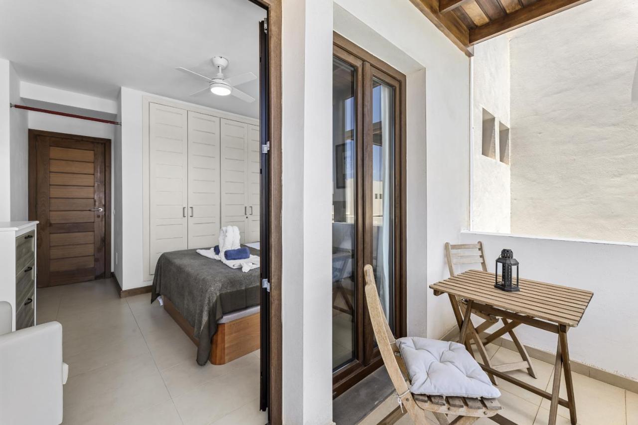 La Malvarrosa Puerto Calero Ngoại thất bức ảnh